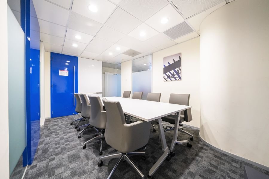 Fully serviced open plan office space for you and your team in Regus Financial Park