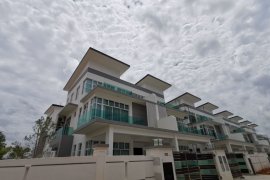 4 Bedroom House for sale in Jalan Mutiara Emas, Johor