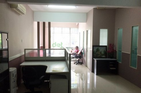 Cheras Batu 9 (Fully Furnished & Renovated Office). 📌 ...